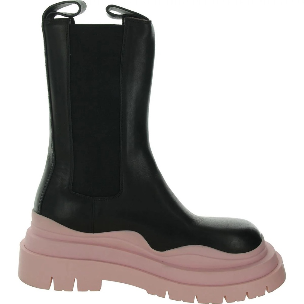 Bottega Veneta Tire Chelsea Boots